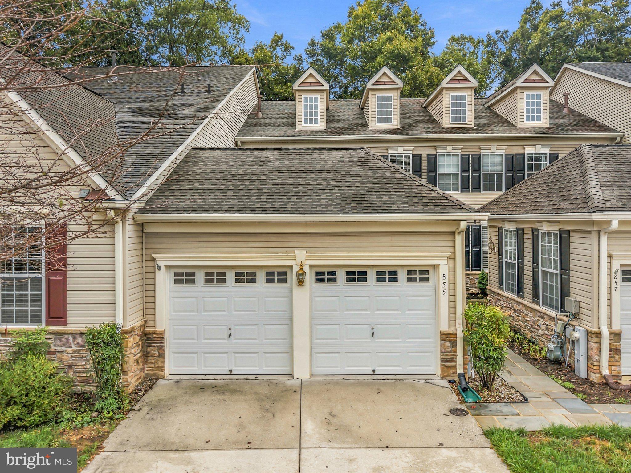 855 THICKET COURT