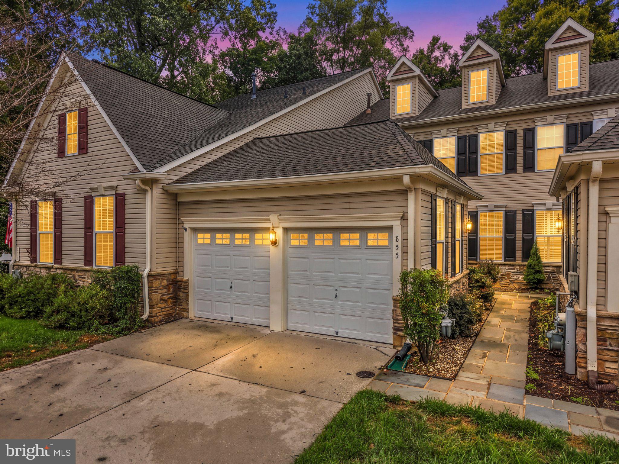 855 THICKET COURT