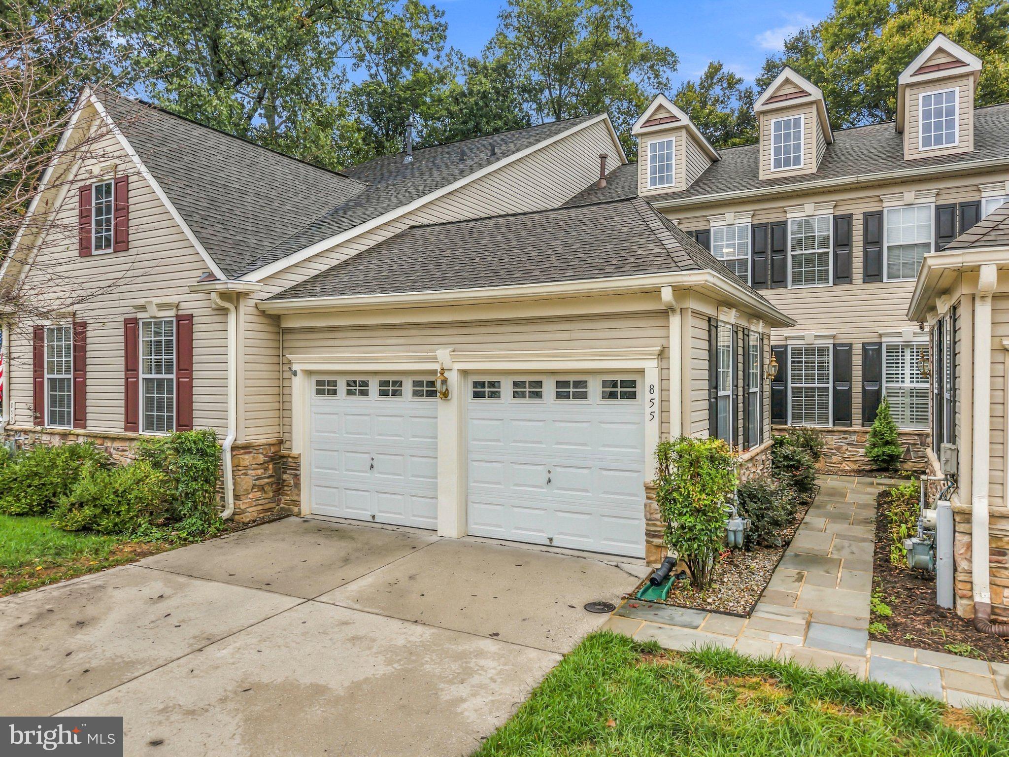 855 THICKET COURT