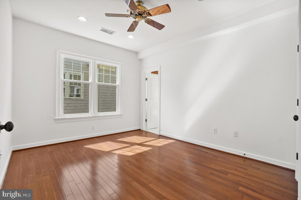 BRADLEY HILLS - Residential