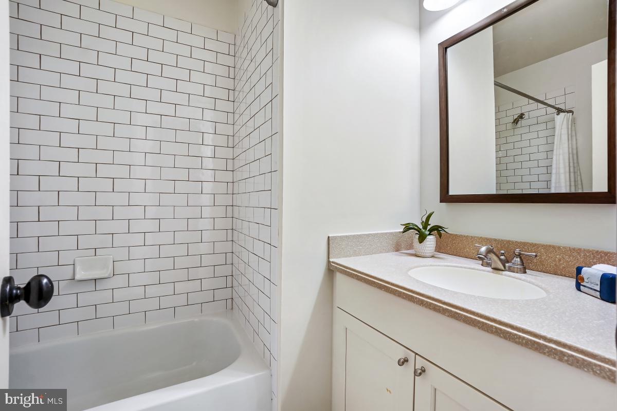 BRADLEY HILLS - Residential