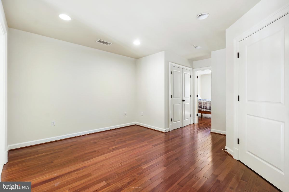 BRADLEY HILLS - Residential