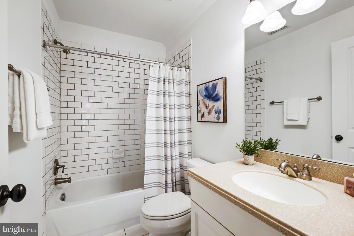 BRADLEY HILLS - Residential