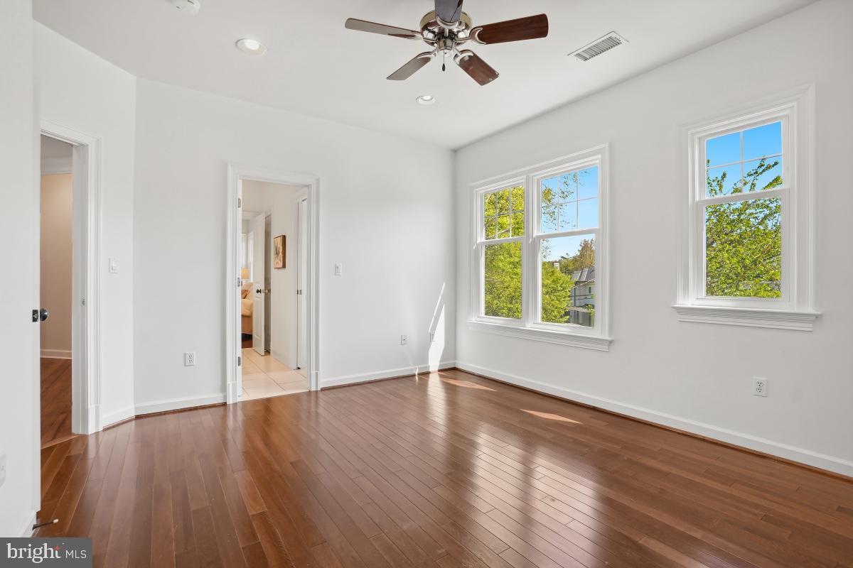 BRADLEY HILLS - Residential