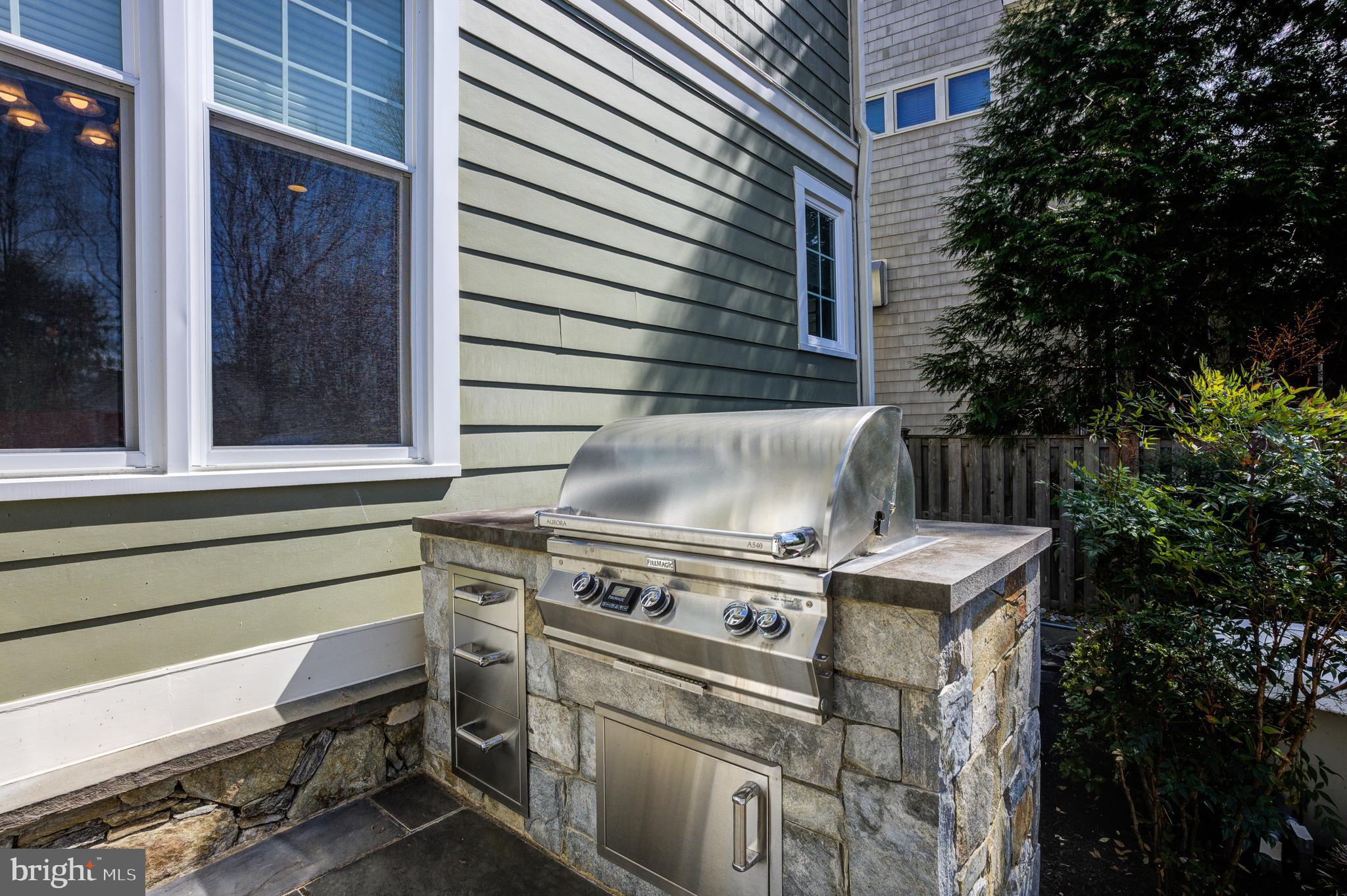 BRADLEY HILLS - Residential