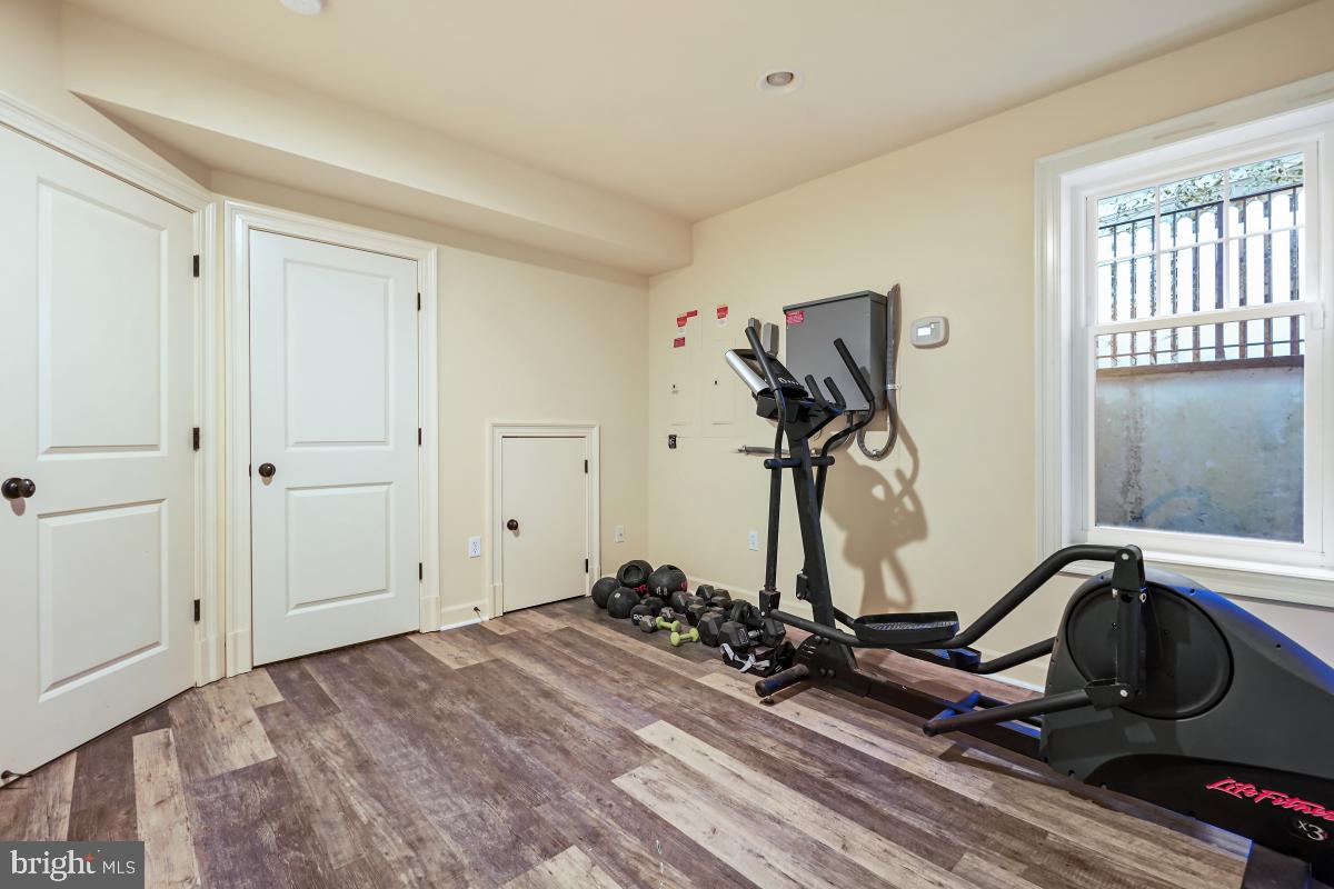 BRADLEY HILLS - Residential