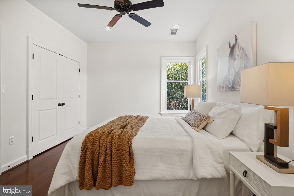 BRADLEY HILLS - Residential