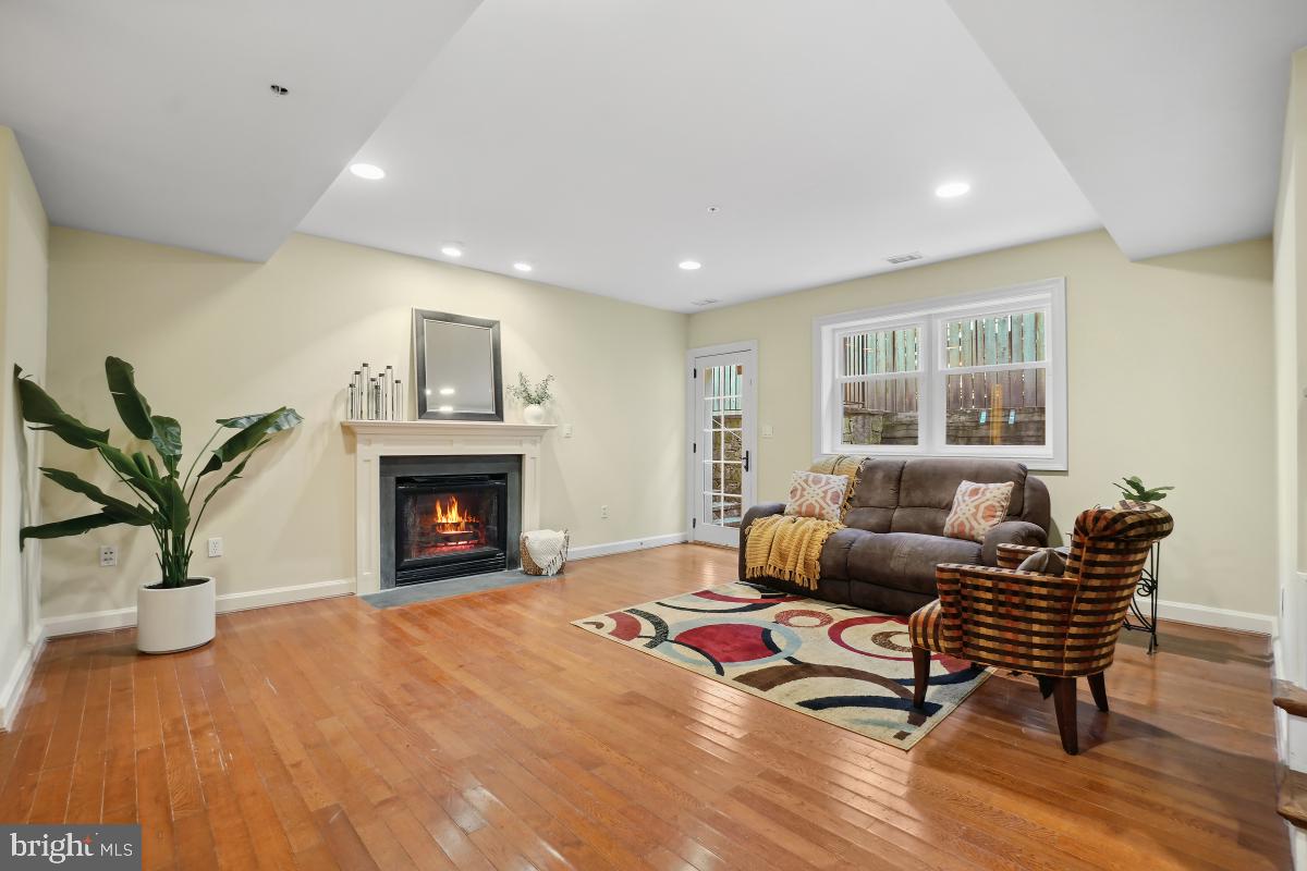 BRADLEY HILLS - Residential