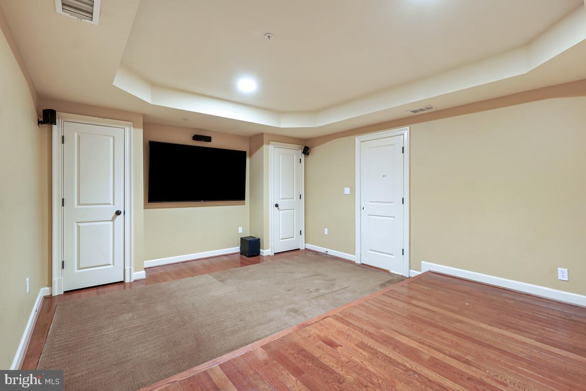 BRADLEY HILLS - Residential