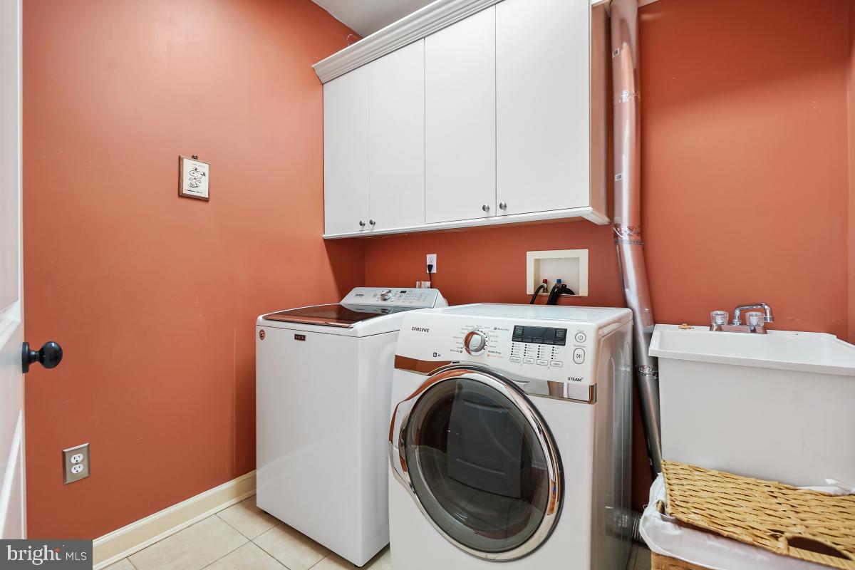 BRADLEY HILLS - Residential