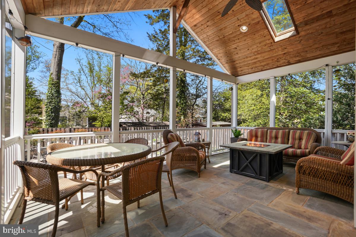 BRADLEY HILLS - Residential