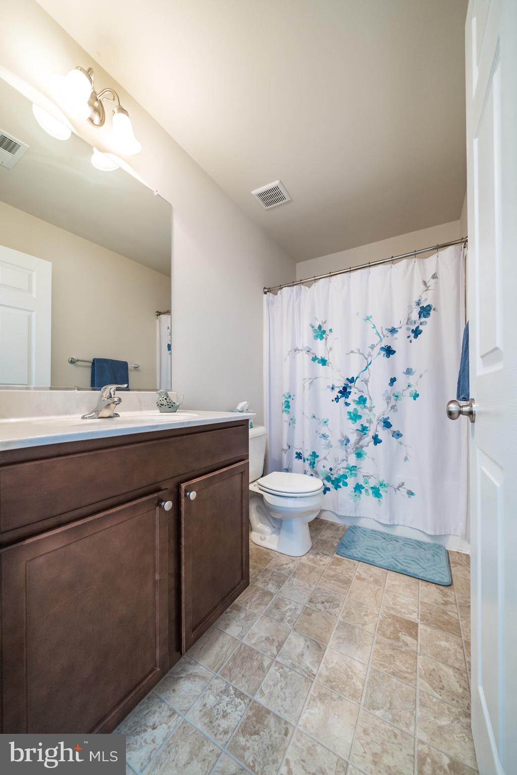 OAK TREE LANDING - Residential