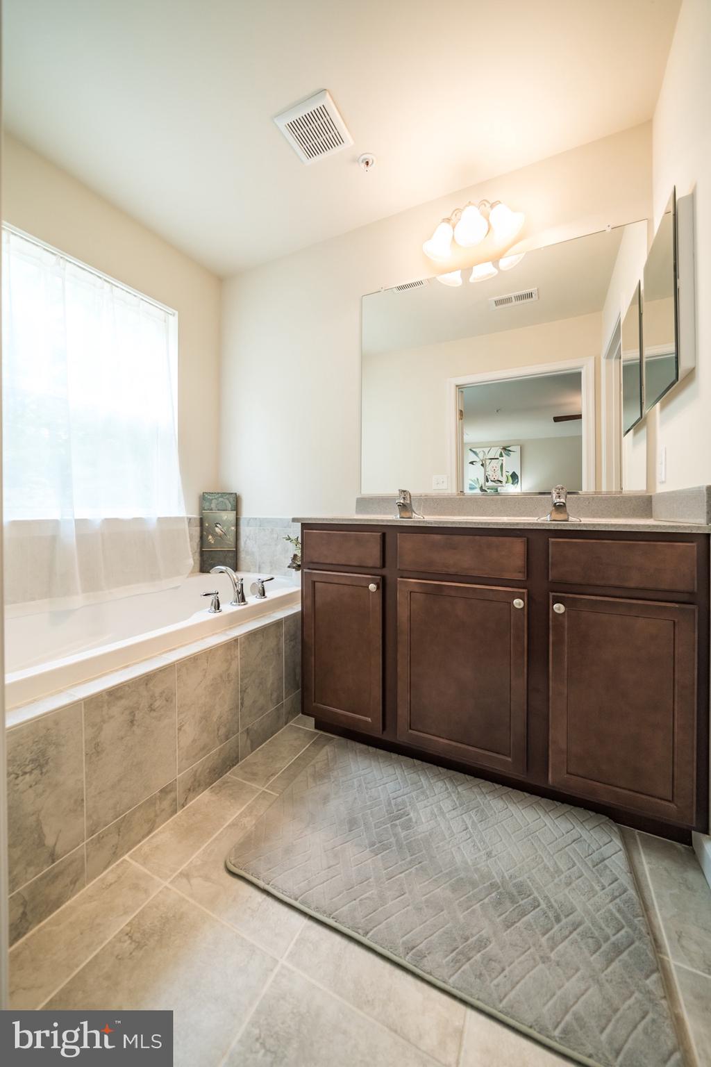 OAK TREE LANDING - Residential