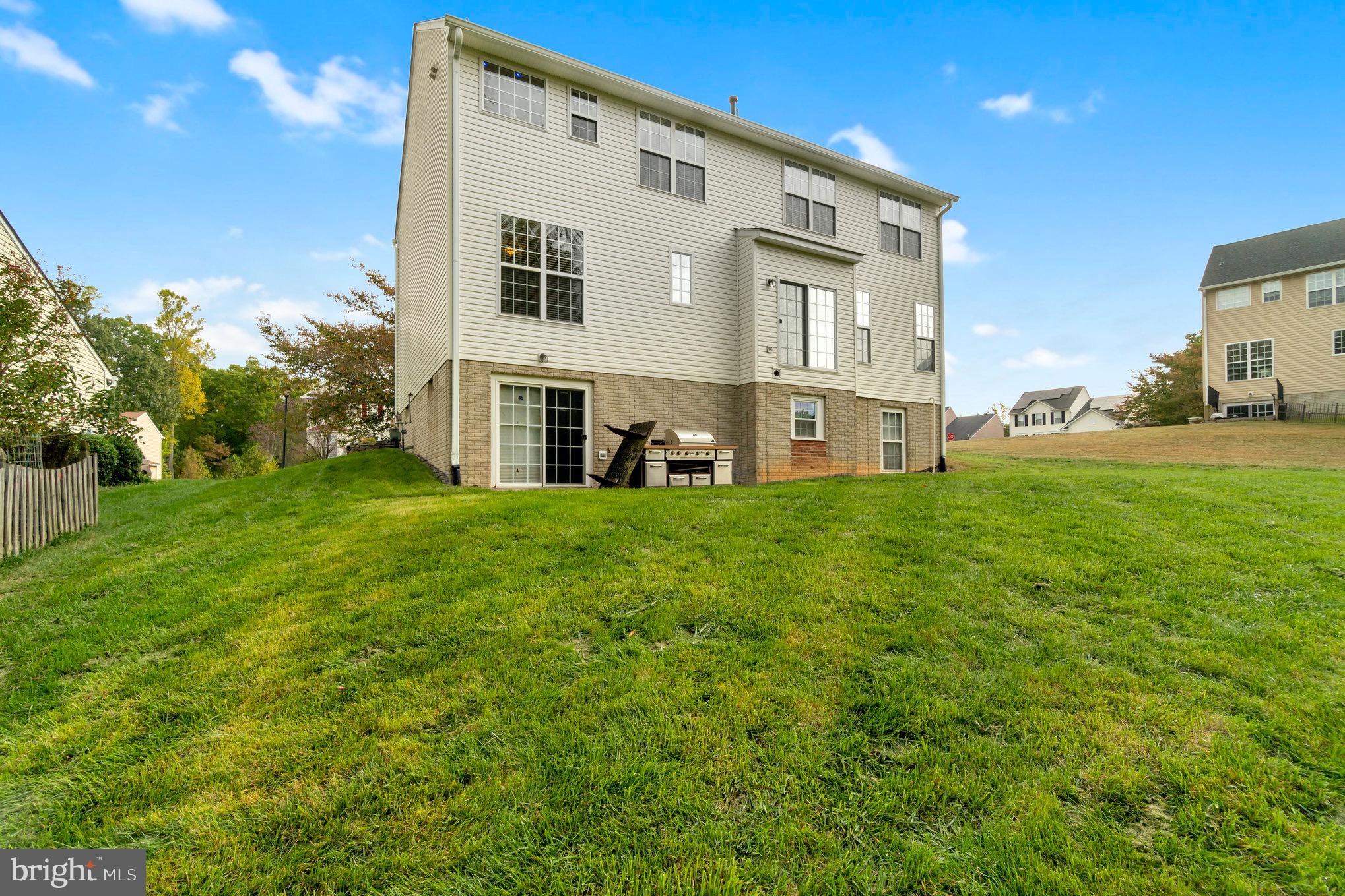 SALEM FIELDS - Residential