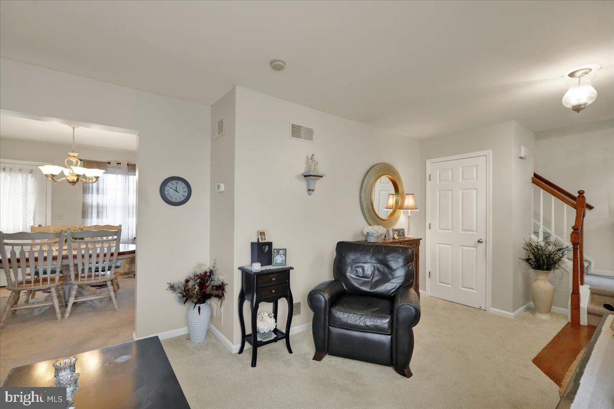 28 DERBY LANE