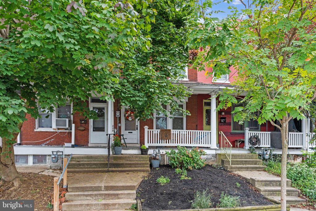 Photo of 428 E Ross Street, Lancaster, PA 17602 (MLS # PALA2041538)