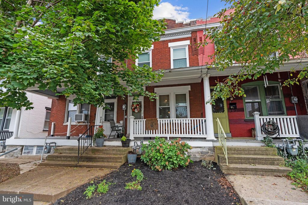 Photo of 428 E Ross Street, Lancaster, PA 17602 (MLS # PALA2041538)