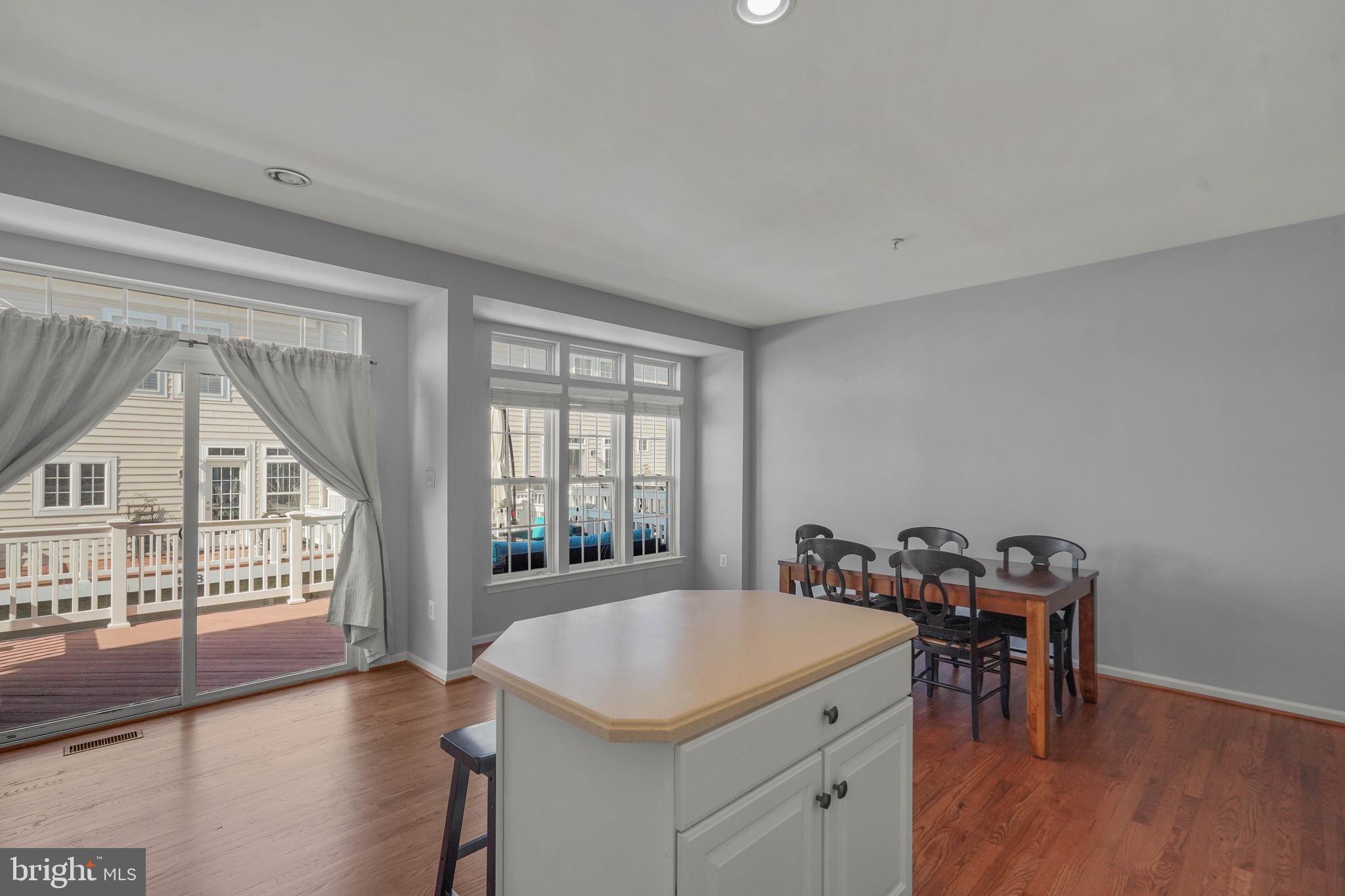 LAKELANDS - Residential