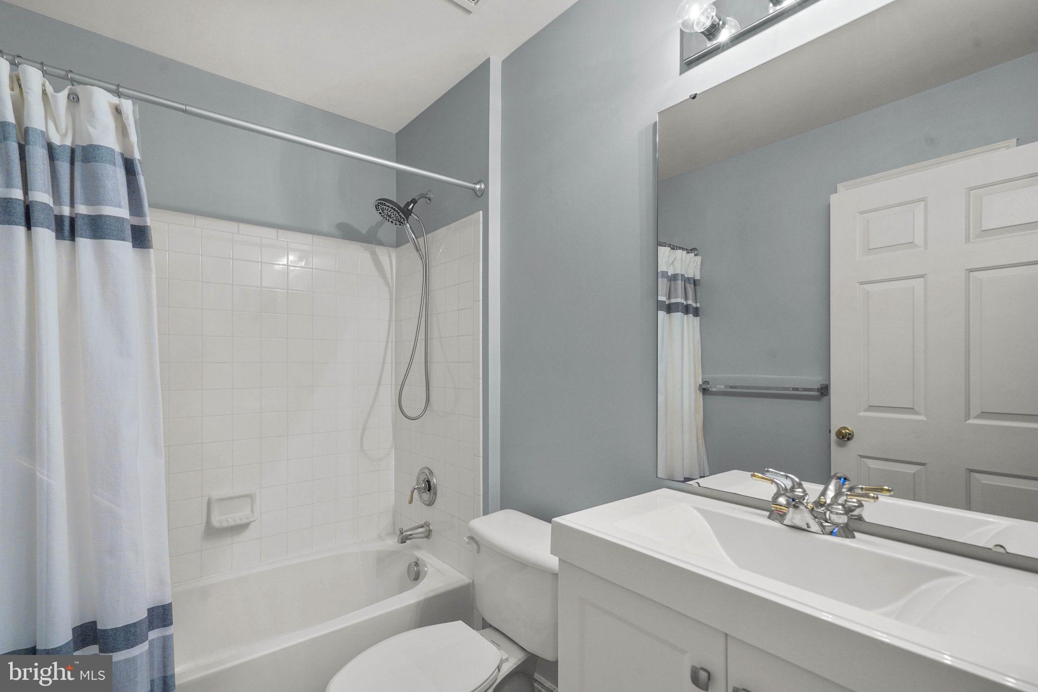 LAKELANDS - Residential