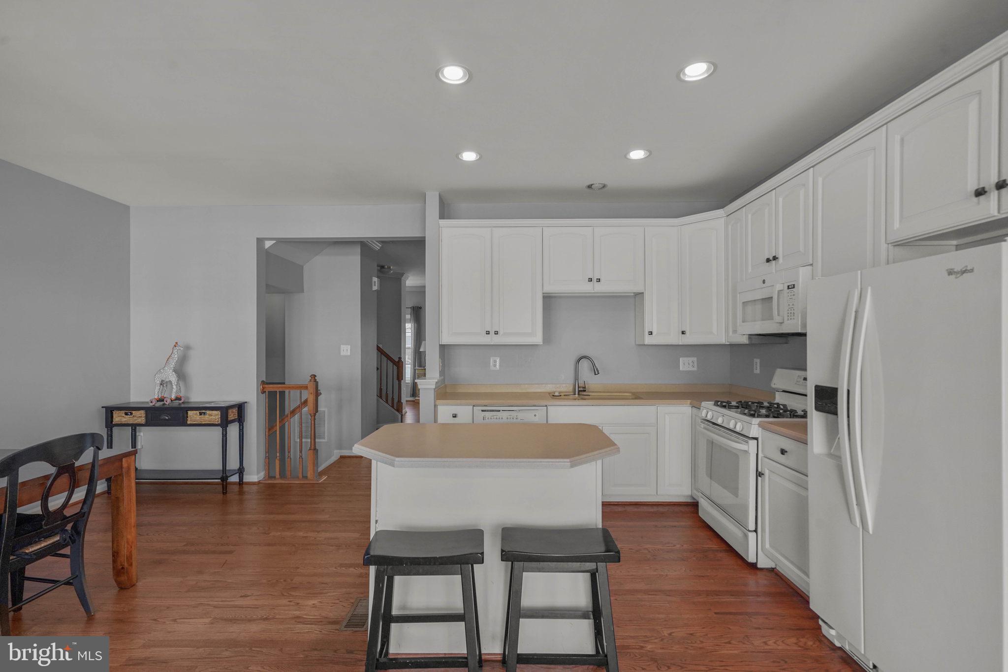 LAKELANDS - Residential