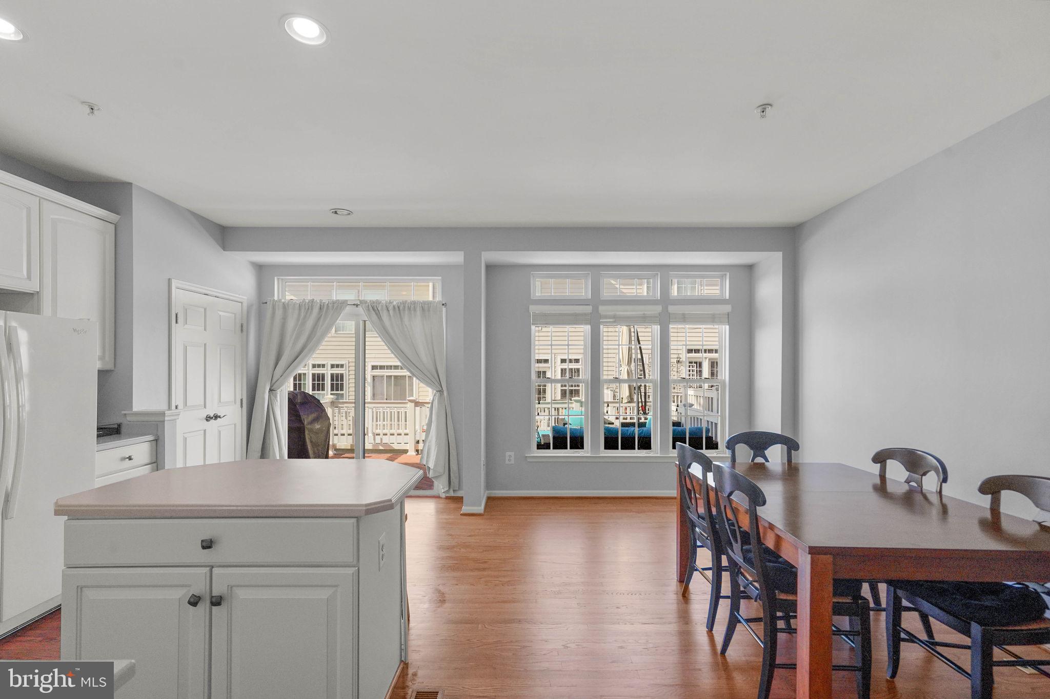 LAKELANDS - Residential