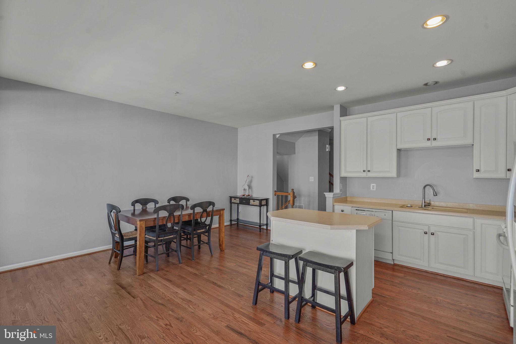 LAKELANDS - Residential