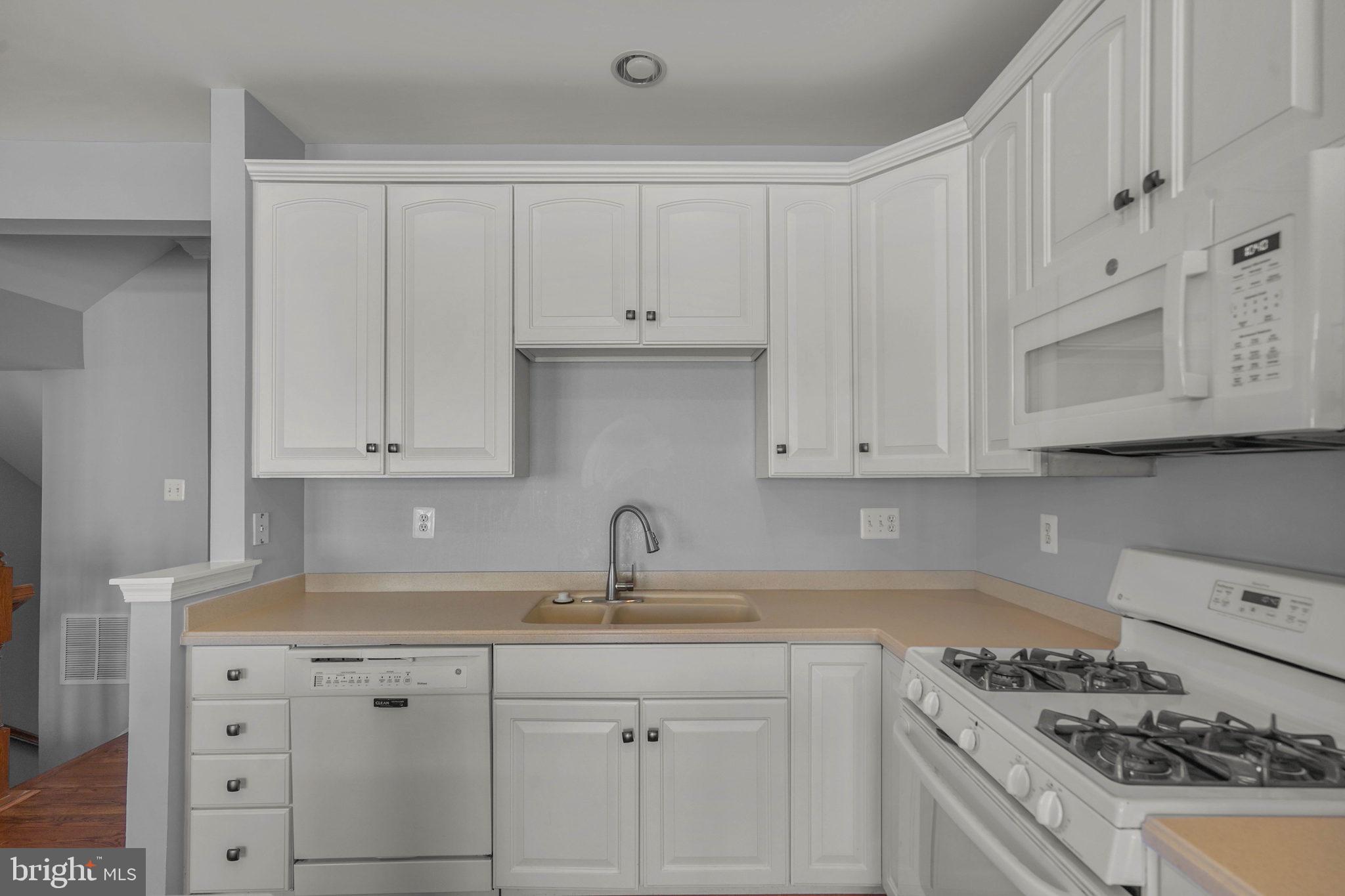 LAKELANDS - Residential