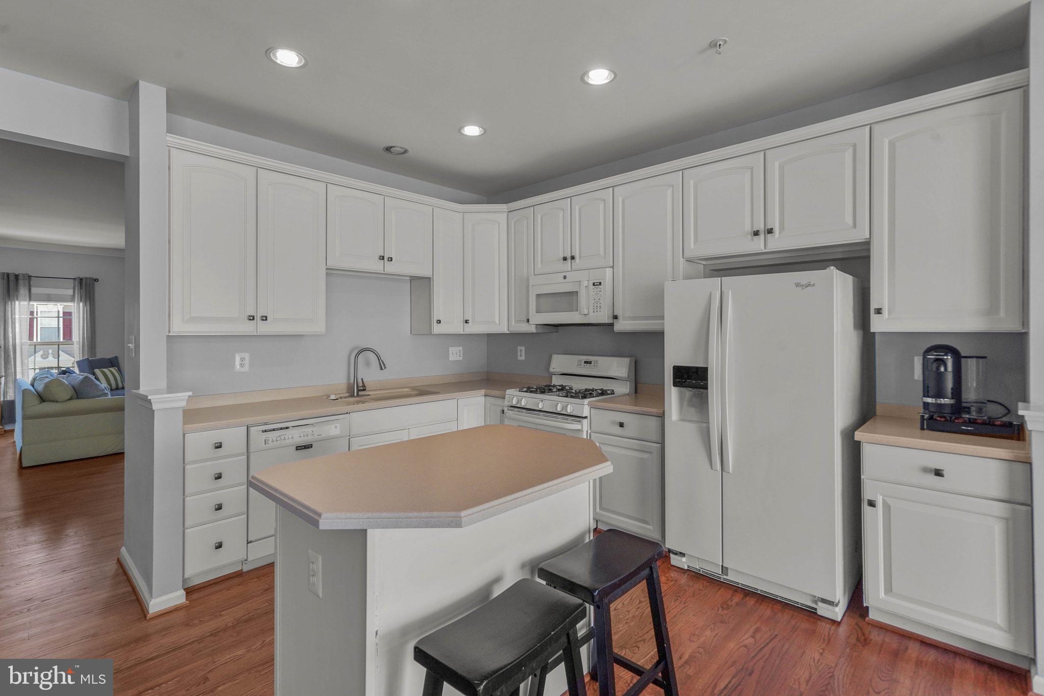 LAKELANDS - Residential