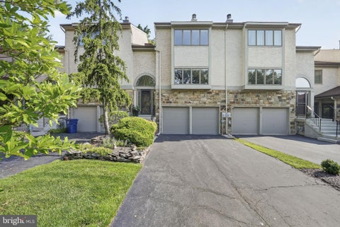 Townhouse For Sale - 75 Woodmont Dr<br/> Mercer County, LAWRENCEVILLE, NJ 08648