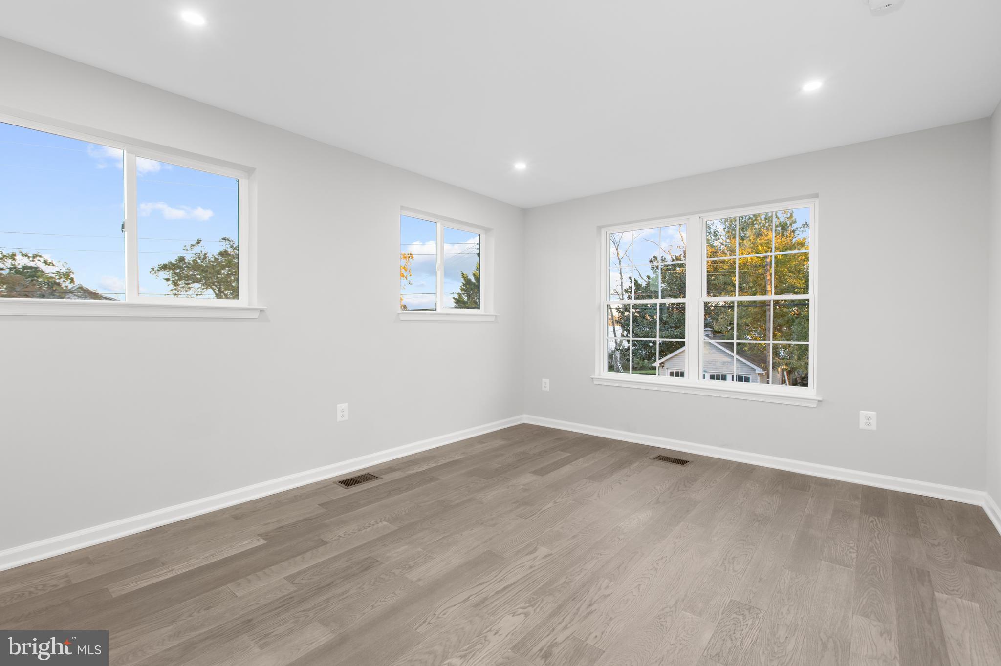 RIVIERA BEACH - Residential Lease