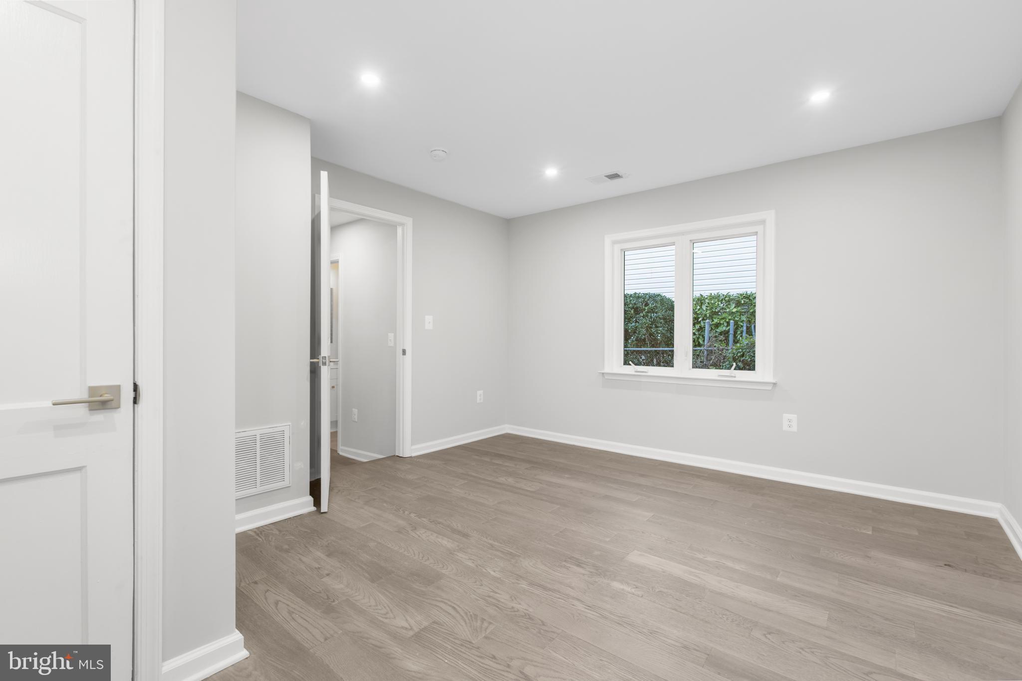 RIVIERA BEACH - Residential Lease