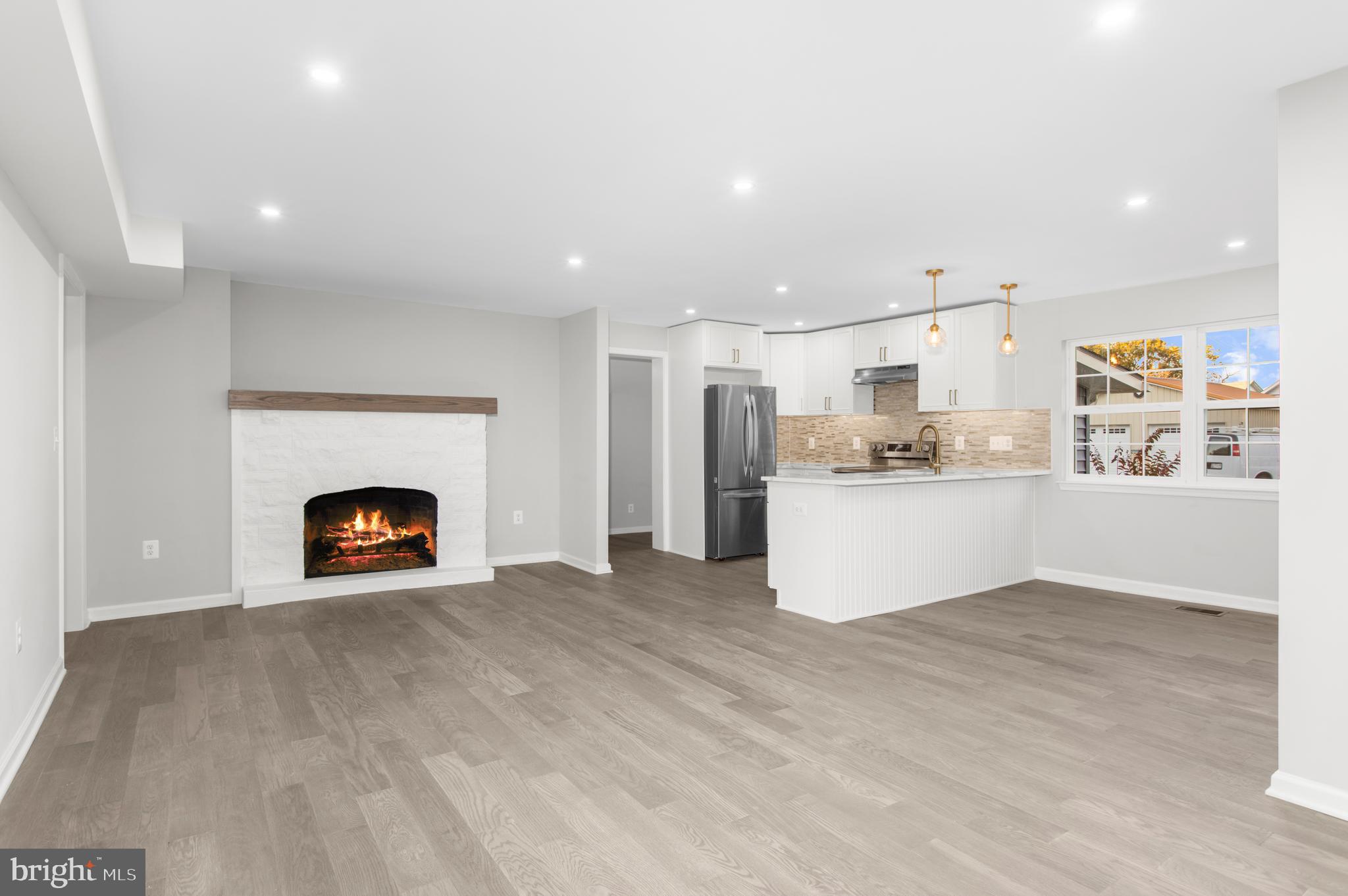 RIVIERA BEACH - Residential Lease