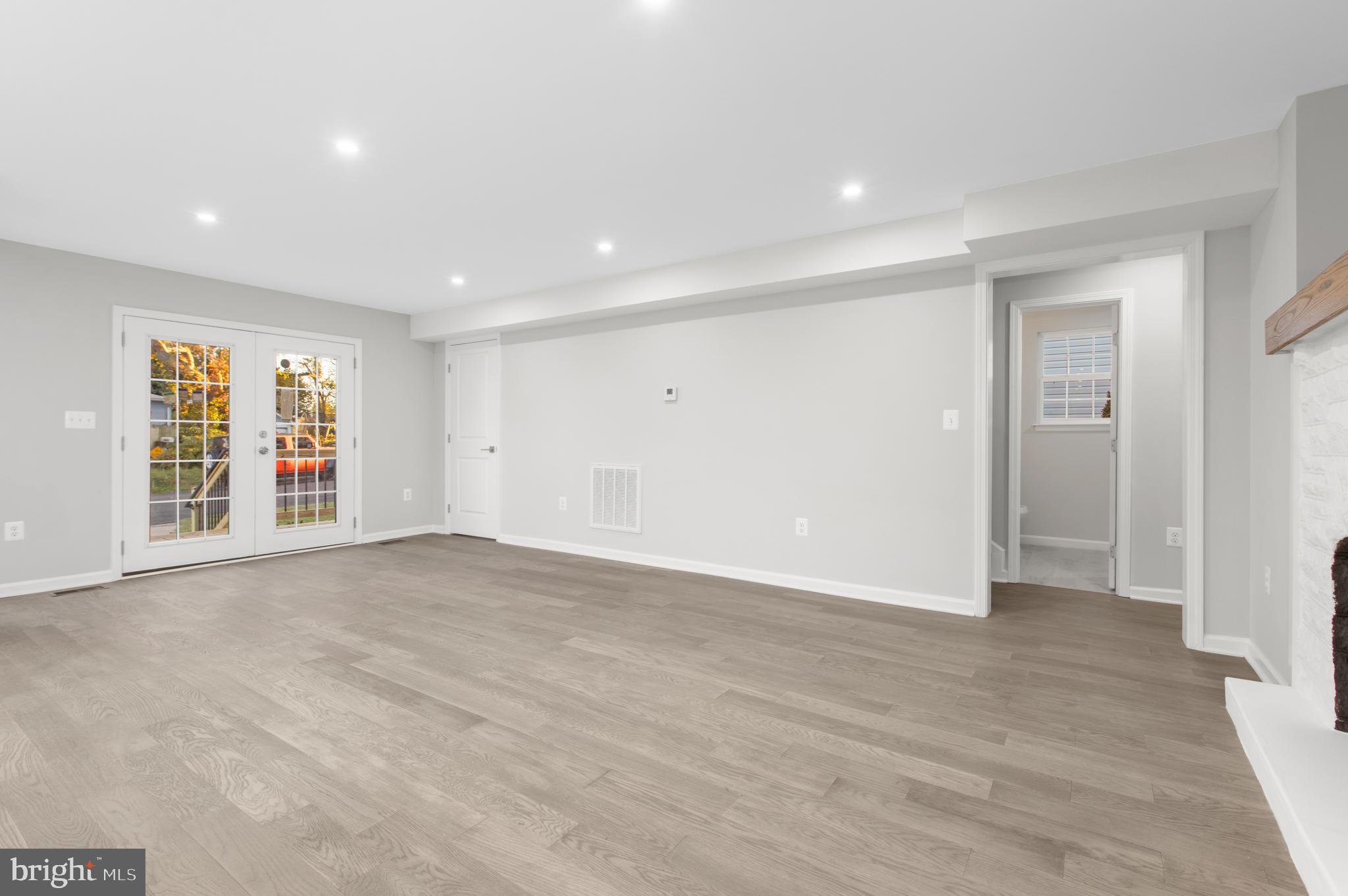 RIVIERA BEACH - Residential Lease