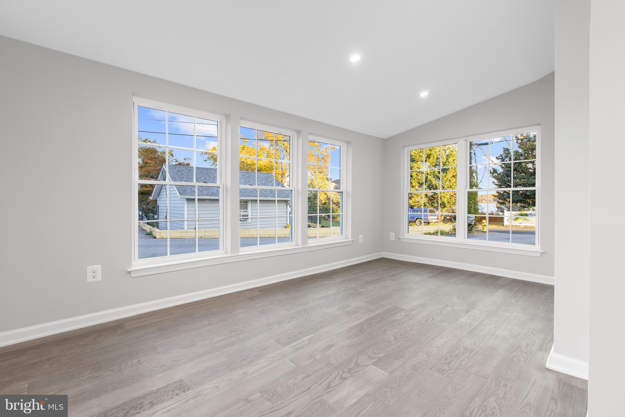 RIVIERA BEACH - Residential Lease