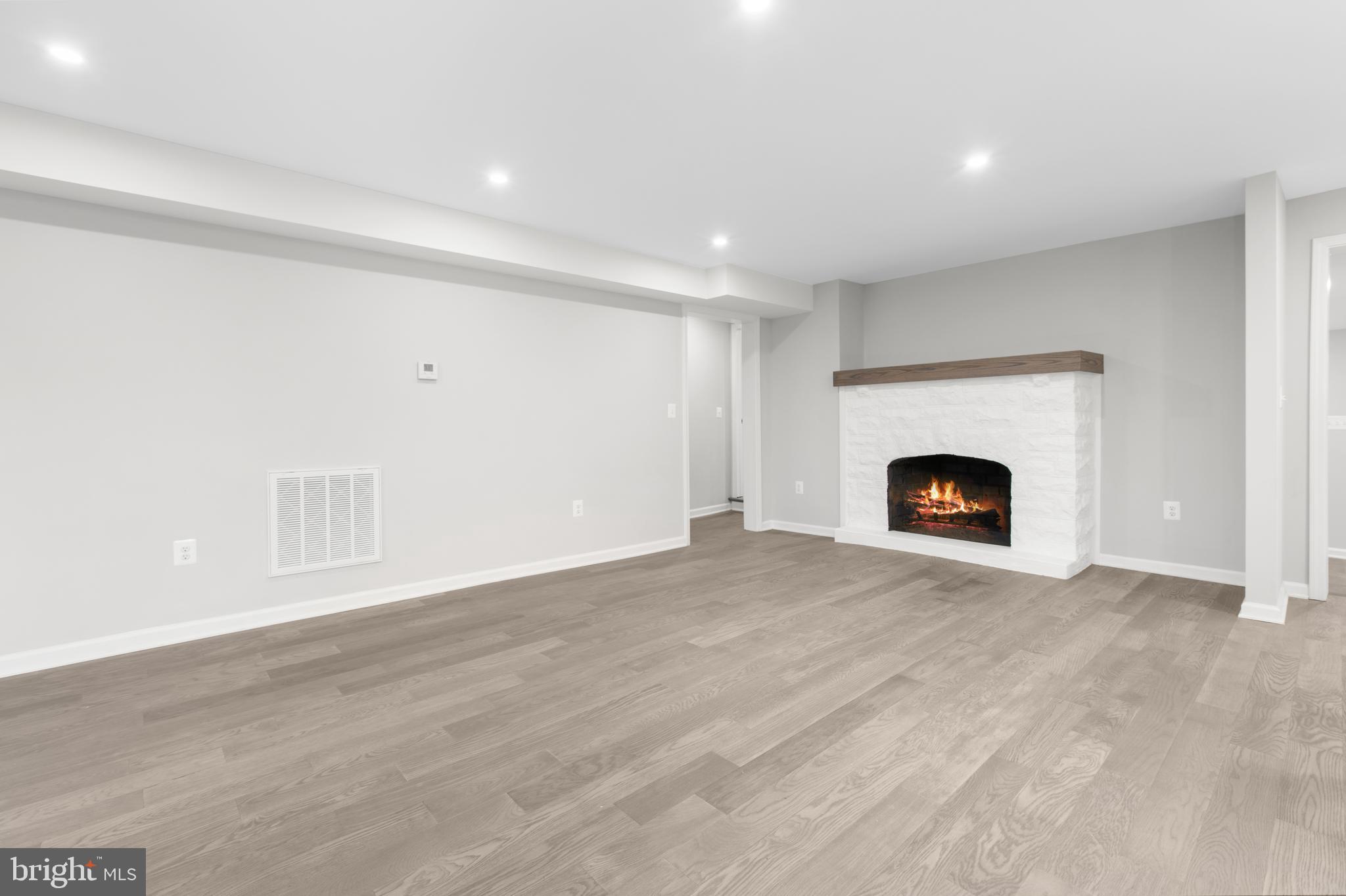 RIVIERA BEACH - Residential Lease