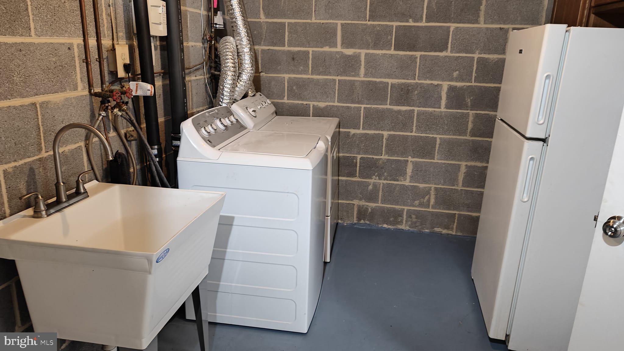 WHISKEY BOTTOM - Residential Lease