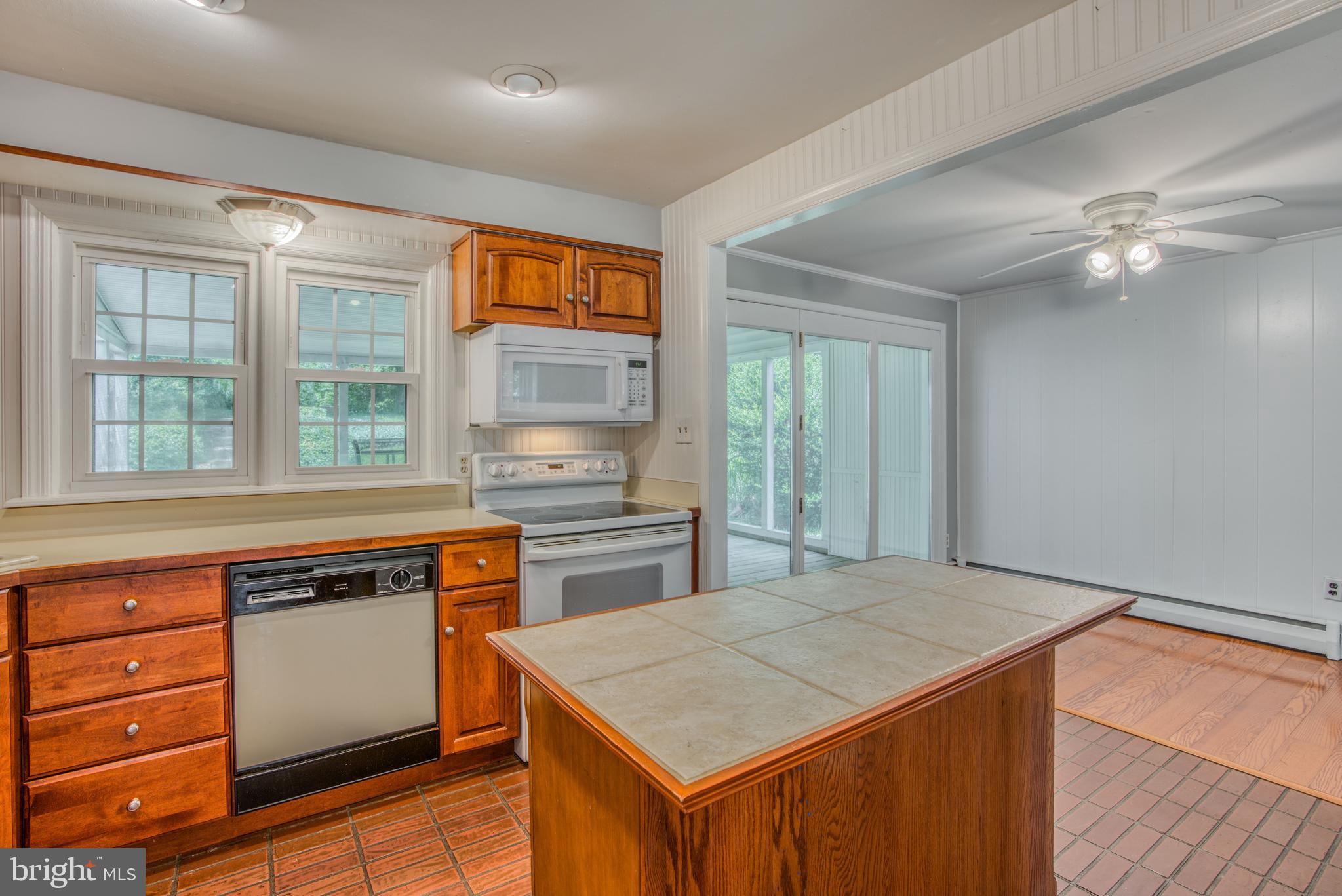 CAMPUS HILLS - Residential