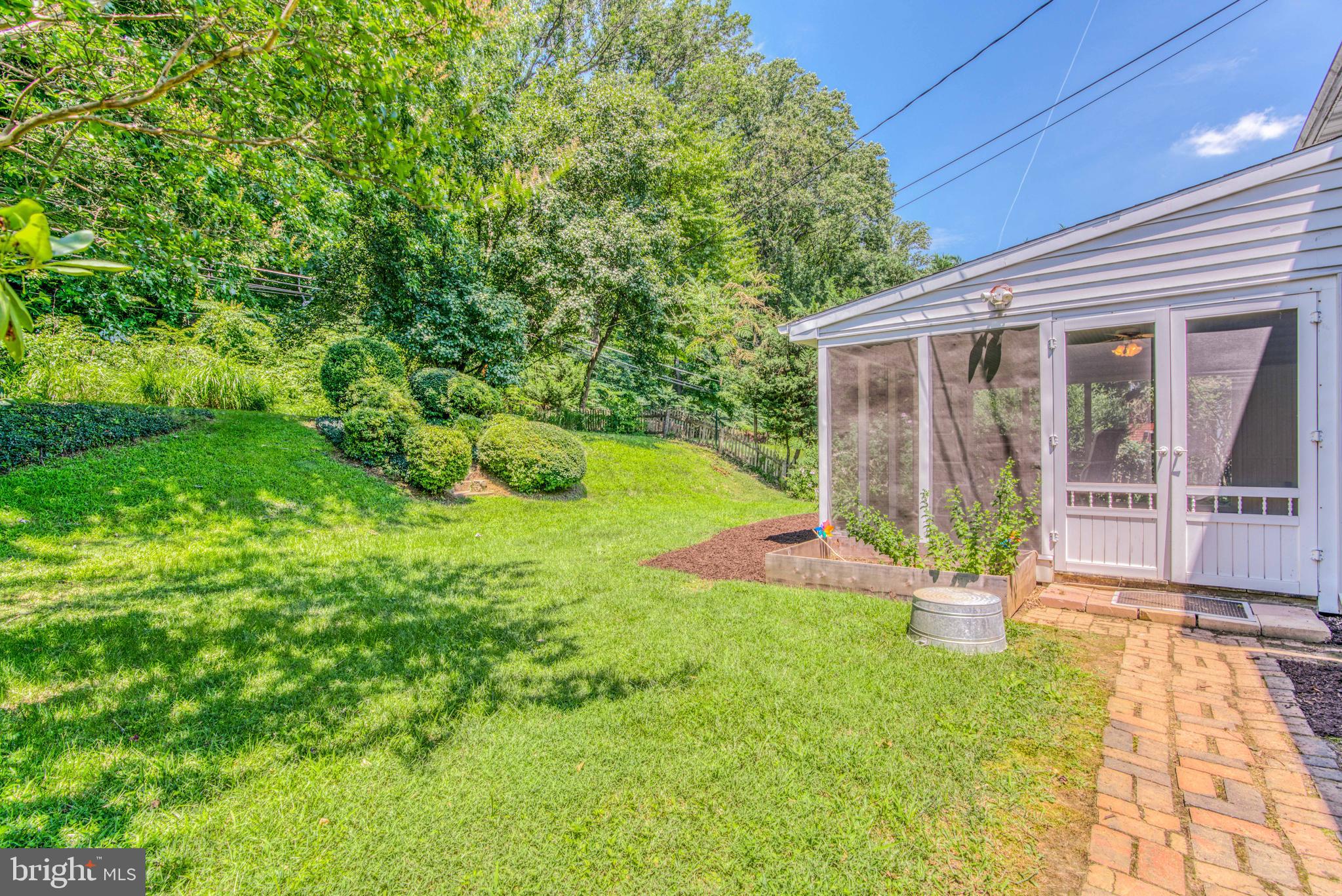 CAMPUS HILLS - Residential