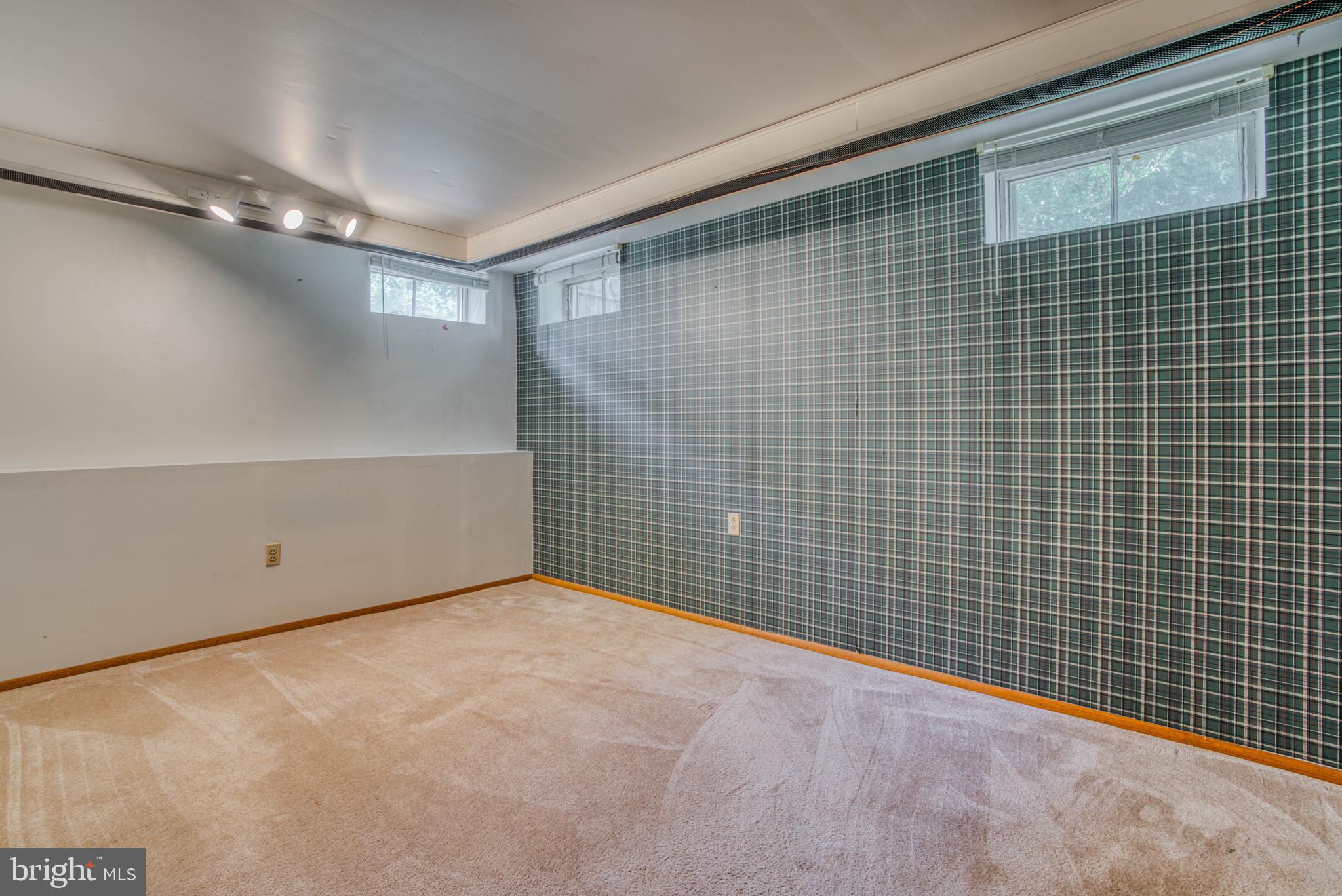 CAMPUS HILLS - Residential