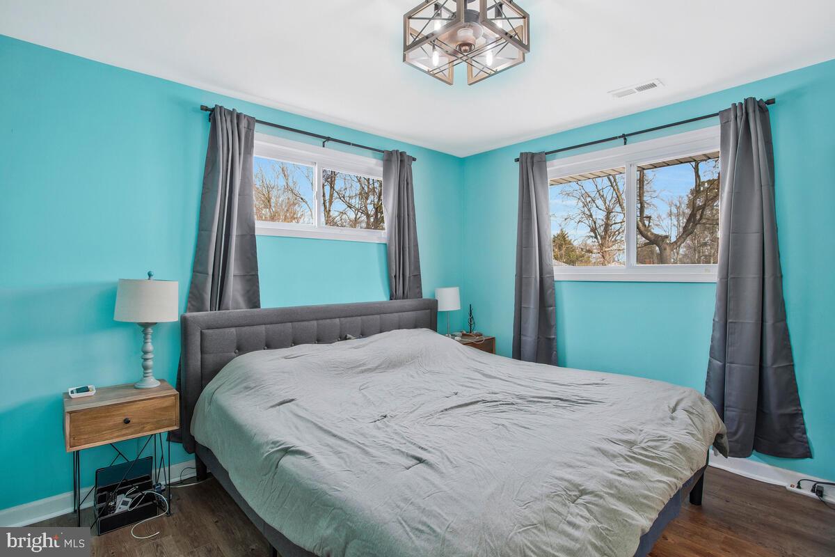 TYLERS POINT - Residential