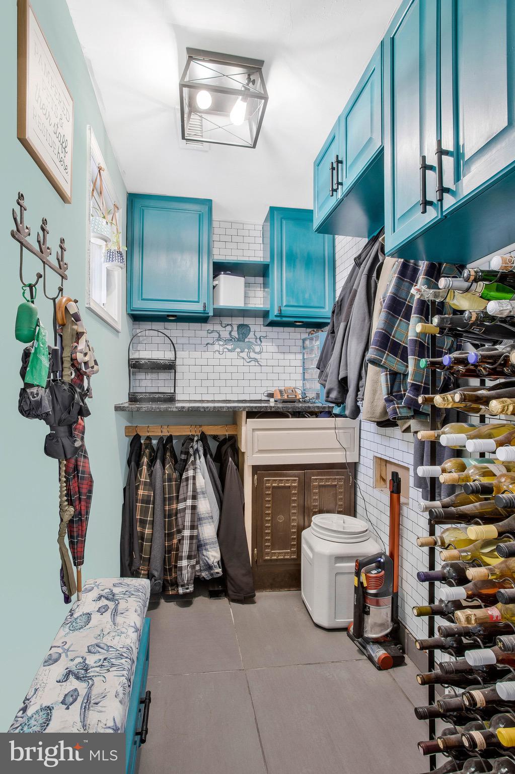 TYLERS POINT - Residential