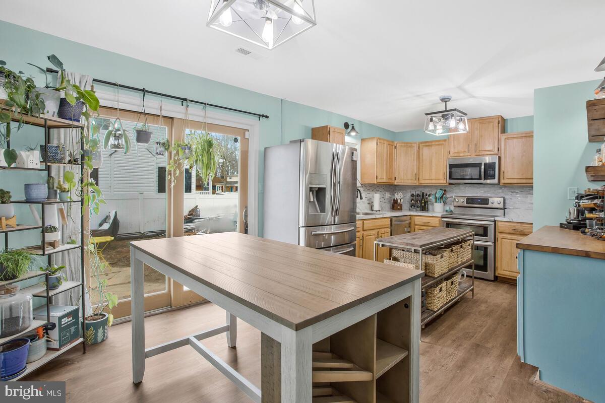 TYLERS POINT - Residential