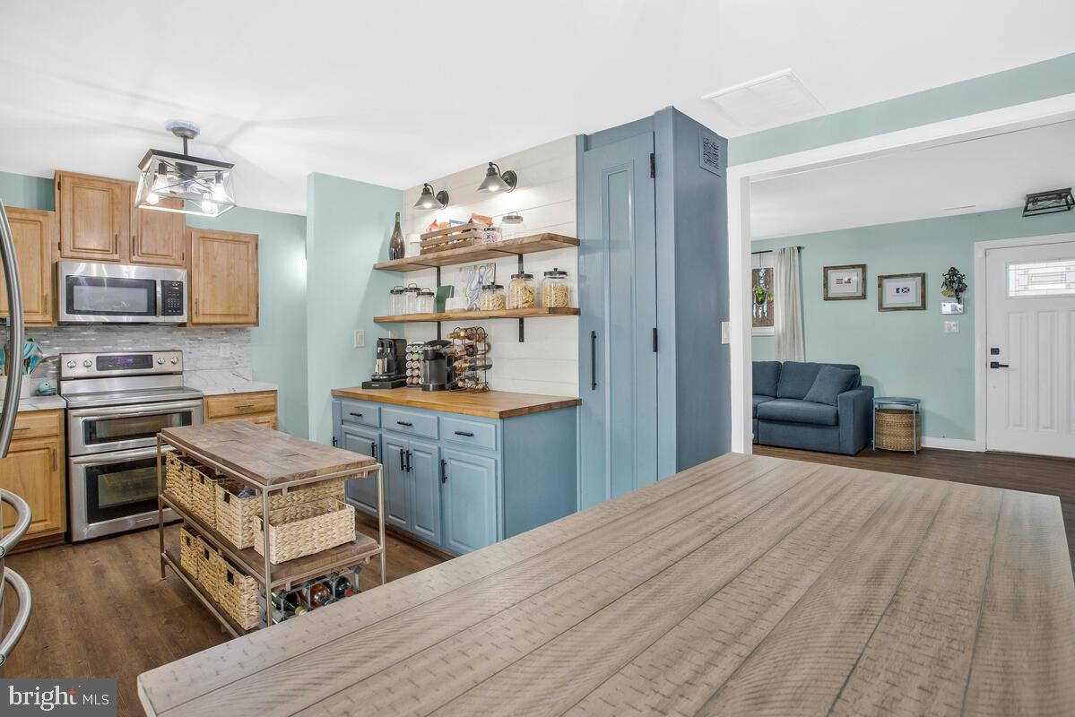 TYLERS POINT - Residential