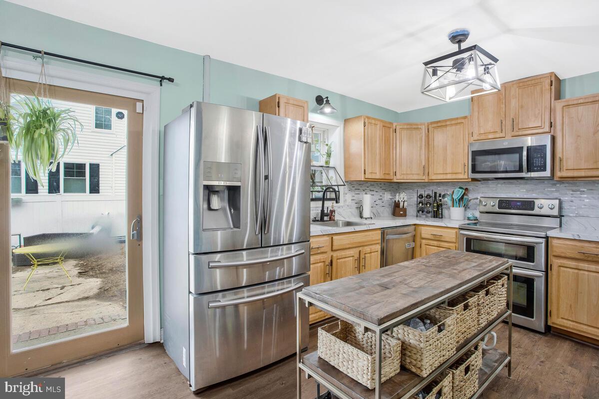 TYLERS POINT - Residential