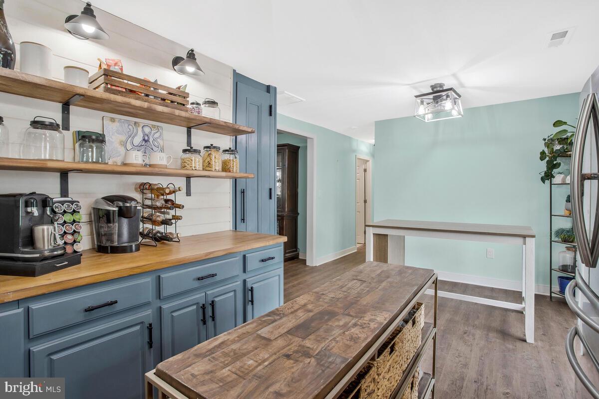 TYLERS POINT - Residential