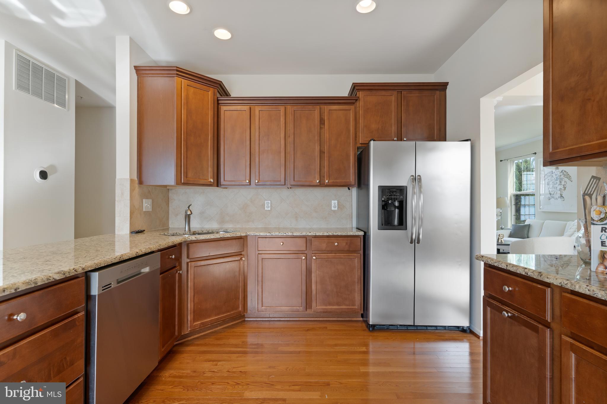 ST. CHARLES SINGLES - Residential