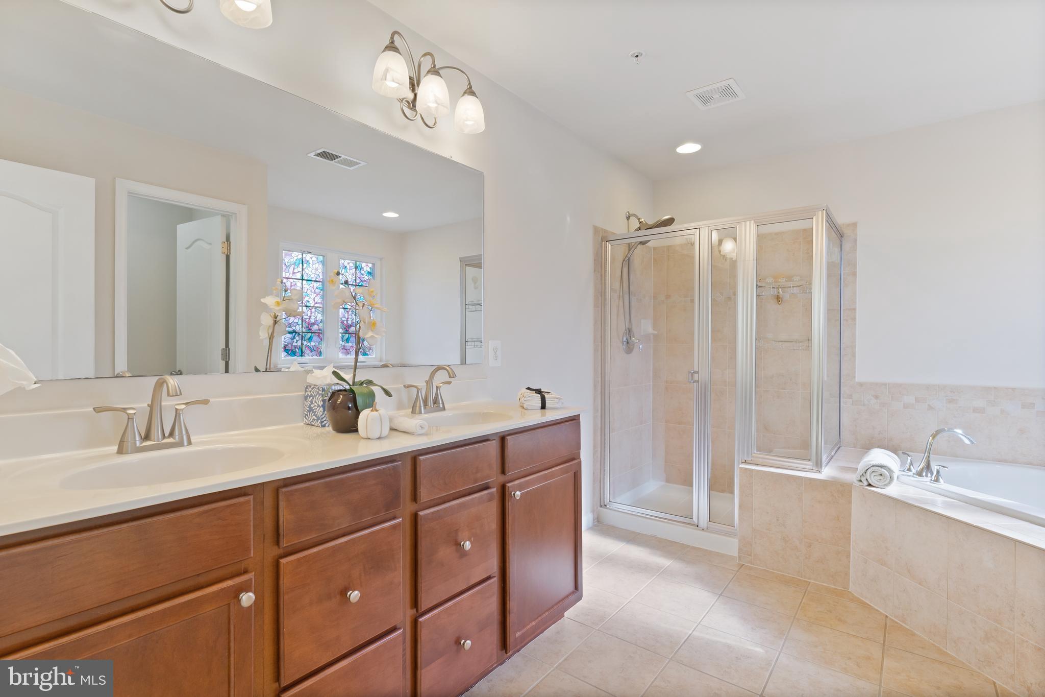 ST. CHARLES SINGLES - Residential