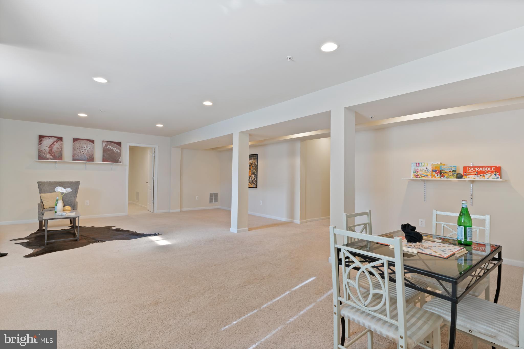 ST. CHARLES SINGLES - Residential