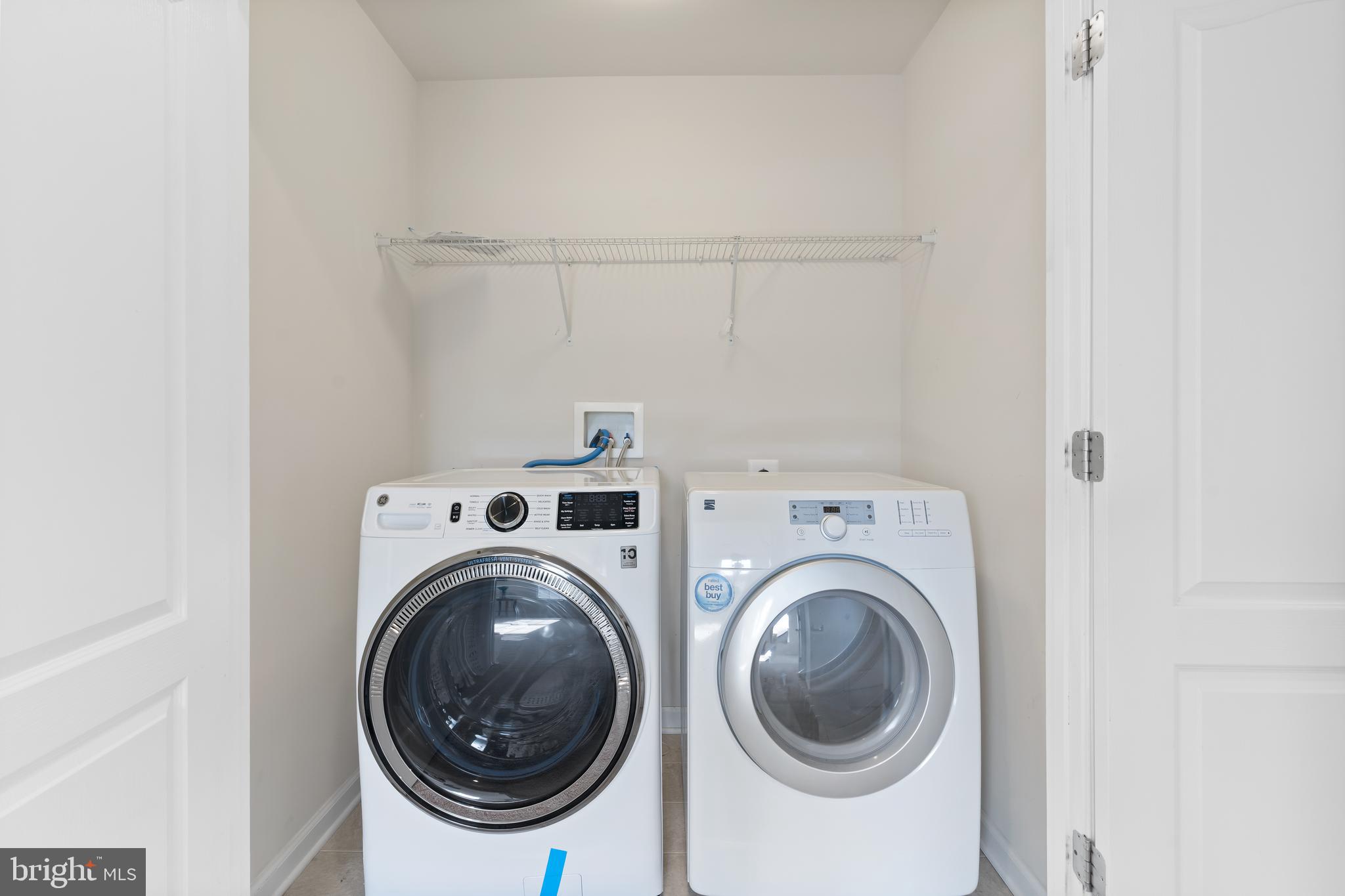 ST. CHARLES SINGLES - Residential