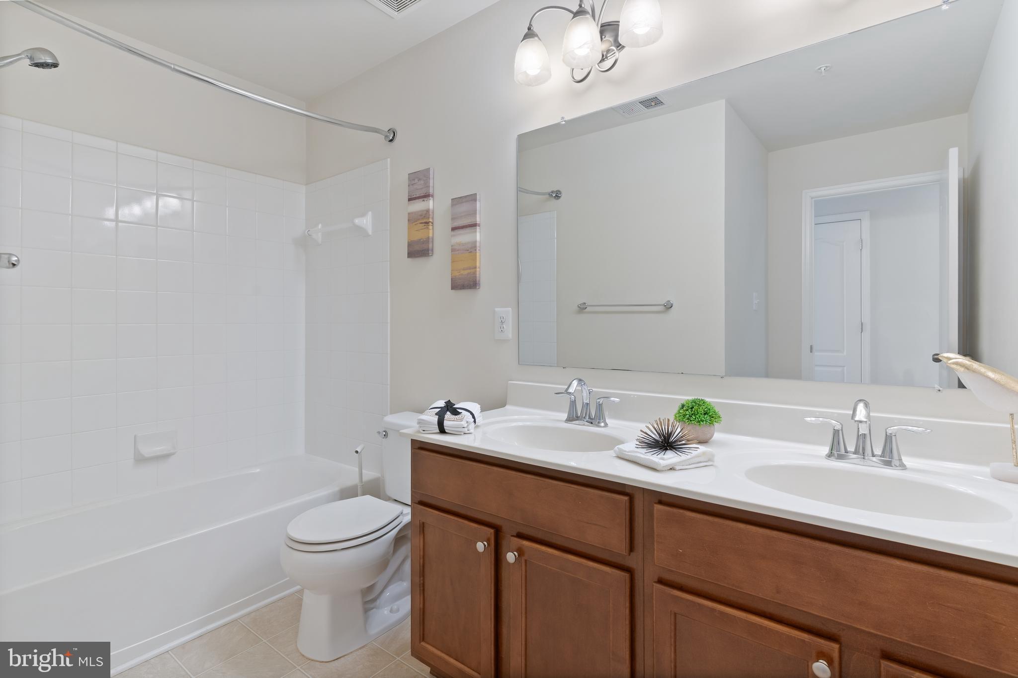 ST. CHARLES SINGLES - Residential